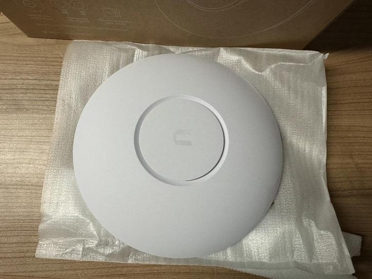 Ubiquiti Unifi UAP AC-Pro, Computers en Software, Accesspoints, Nieuw, Ophalen of Verzenden