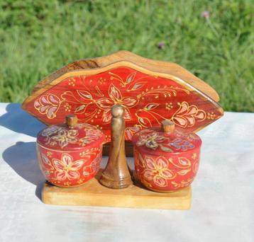 porte serviette et saleron en bois  beschikbaar voor biedingen