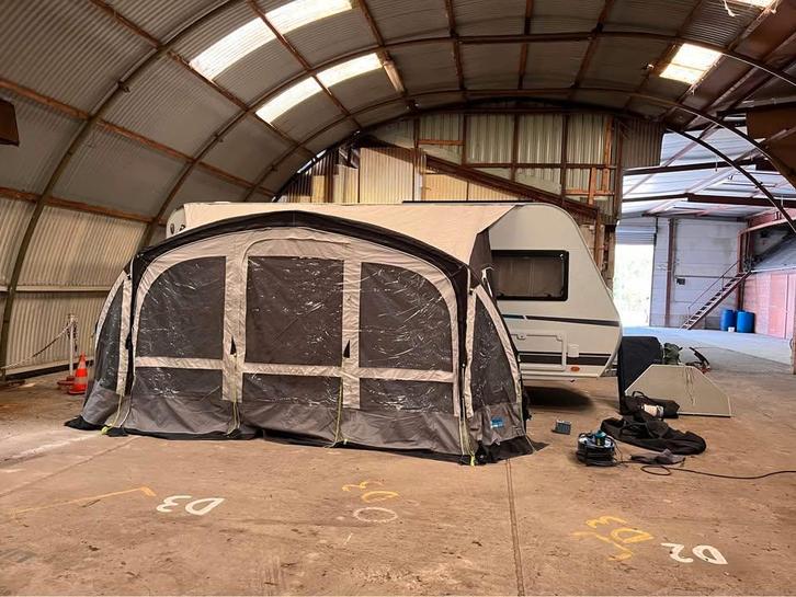 Voortent Kampa Fiesta Air Pro 420, Caravans en Kamperen, Voortenten en Luifels, Zo goed als nieuw, Kampa Dometic, Ophalen