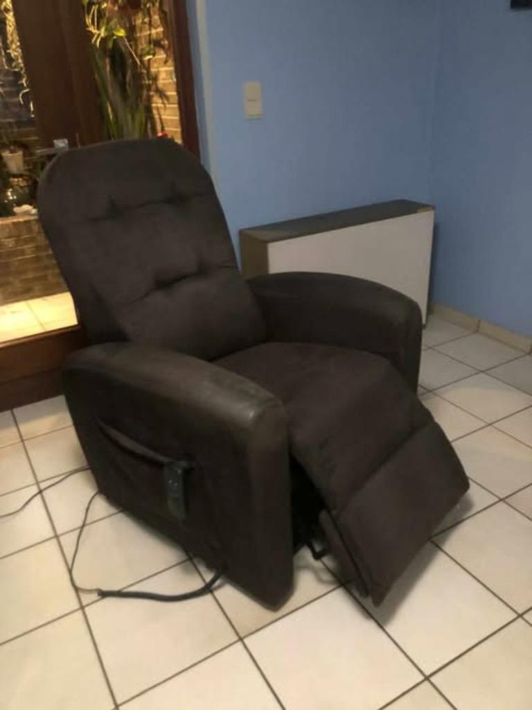 fauteuil électrique inclinable avant et arrière pour senior, Huis en Inrichting, Fauteuils, Gebruikt, Kunststof, Stof, 75 tot 100 cm