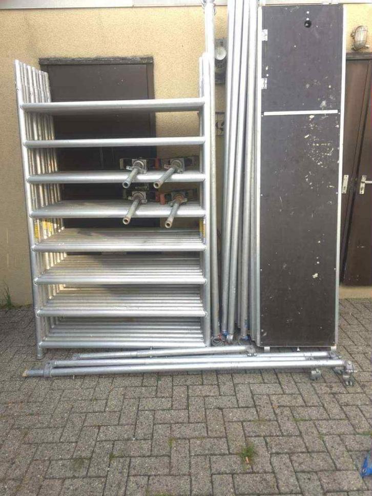 Goedkoop aluminium rol steigers, Doe-het-zelf en Bouw, Steigers, Zo goed als nieuw, Ophalen of Verzenden