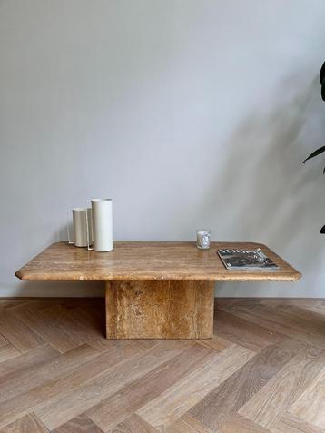Vintage travertin noce salontafel beschikbaar voor biedingen