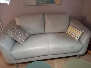 Lederen 2 zit met poef, salontafel en Tv meubel, Enlèvement, Comme neuf, Cuir, Modern
