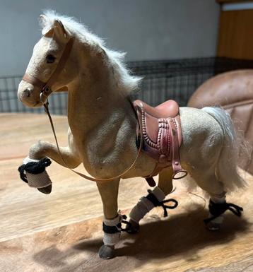 Paardenfiguur beschikbaar voor biedingen