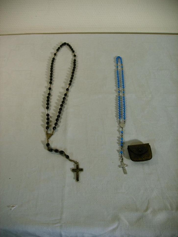 Twee oude rozenkransen, Verzamelen, Religie, Gebruikt, Christendom | Katholiek, Overige typen, Ophalen of Verzenden