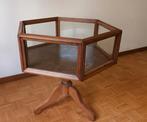 Vitrine tafel hexagonaal, Ophalen