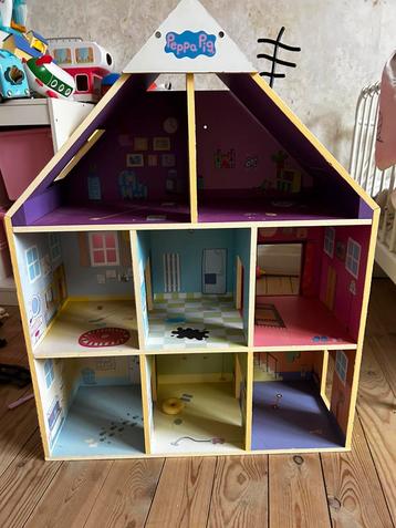 Maison peppa pig en bois beschikbaar voor biedingen