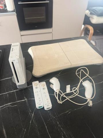 Wii met toebehoren beschikbaar voor biedingen