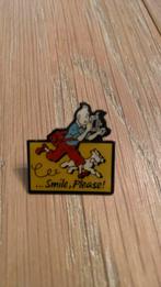 Pins kuifje smile please donkergeel, Verzamelen, Ophalen of Verzenden, Nieuw