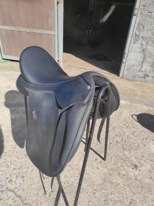 Wintec 500 dressuurzadel 17.5", Animaux & Accessoires, Chevaux & Poneys | Selles, Comme neuf, Enlèvement ou Envoi