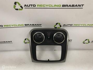 Luchtrooster Dashboard Dacia Sandero 2 ORIG 682608729R beschikbaar voor biedingen