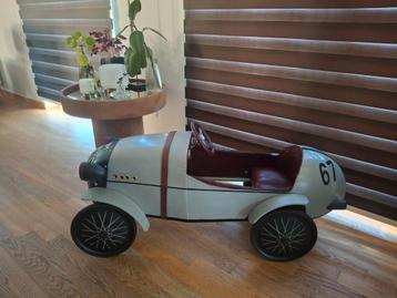 Voiture à pédales en metal/cuir baghera Modèle unique), Enlèvement, Comme neuf