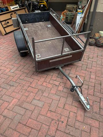 Enkel-as aanhangwagen. beschikbaar voor biedingen