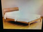 Inclusief bedbodem met stevig kersenhouten frame. 180 cm., Zo goed als nieuw