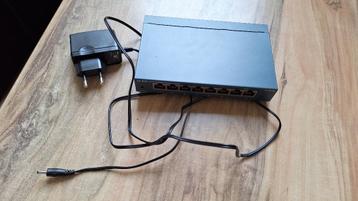 TP-Link 8-Port Gigabit Desktop Switch (goede staat) beschikbaar voor biedingen