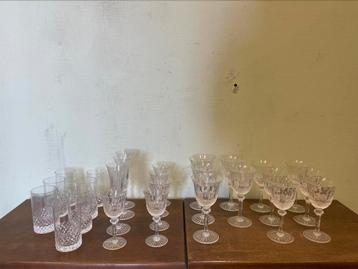 Collectie kristallen glazen beschikbaar voor biedingen