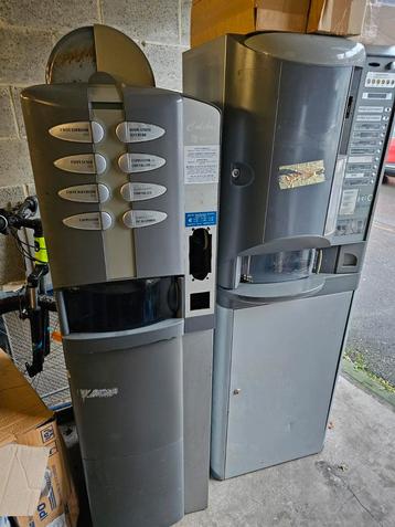 DISTRIBUTEUR  DE CAFÉ ,THÉ, SOUPE, CACAO, Enlèvement, Utilisé