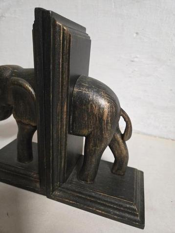 Porte-livres en forme d'éléphant., Enlèvement