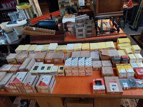 Nieuw gereedschap/nagels/vijzen/bouten..., Doe-het-zelf en Bouw, IJzerwaren en Bevestigingsmiddelen, Pluggen, Ophalen