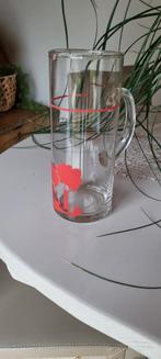 Glazen waterkan met rood motief, Ophalen