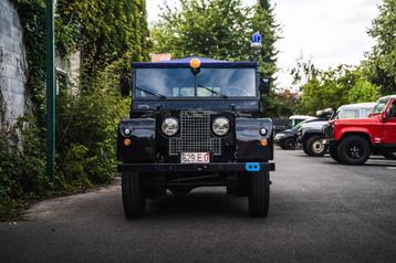 Land Rover série 1 80", ancienne gendarmerie disponible aux enchères