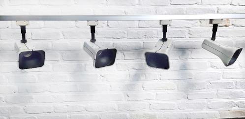 Vintage Spots met stroomrail, Huis en Inrichting, Lampen | Spots, Gebruikt, Plafondspot of Wandspot, Metaal of Aluminium, Led