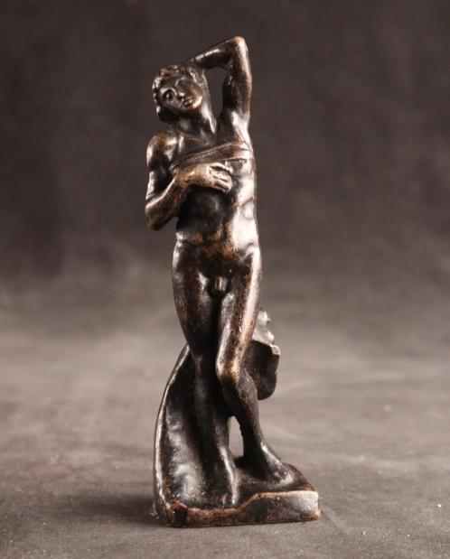 Antiek brons Louvre souvenir, Antiek en Kunst, Kunst | Beelden en Houtsnijwerken, Verzenden