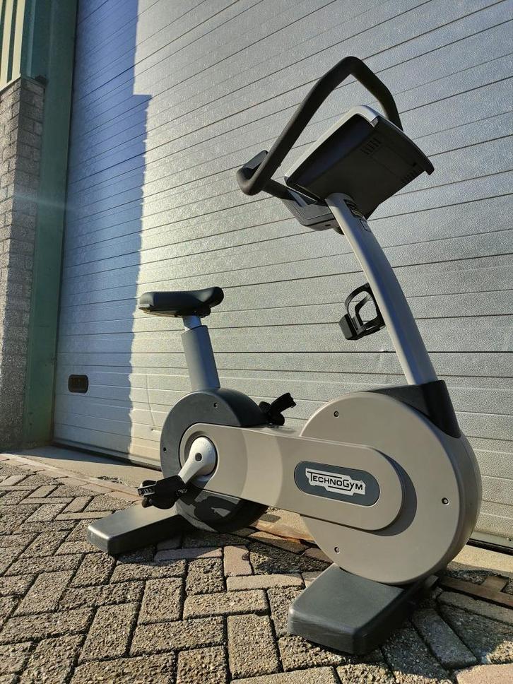Technogym newbike 700 excite, Sport en Fitness, Fitnessapparatuur, Gebruikt, Hometrainer, Benen, Metaal, Ophalen of Verzenden