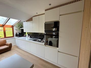 Keuken met eiland te koop, Huis en Inrichting, Ophalen, Gebruikt, Wit, Enkelwandige keuken