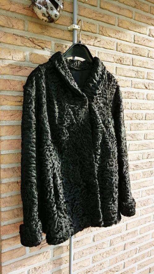 Astrakan damesmantel/jas * L * zwart, Hobby en Vrije tijd, Feestartikelen, Zo goed als nieuw, Overige typen, Ophalen