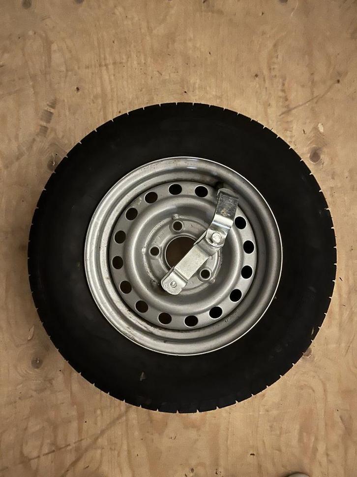 Reservewiel aanhangwagen met ophangbeugel., Auto-onderdelen, Banden en Velgen, Banden en Velgen, Personenwagen, Gebruikt, Ophalen
