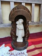 Mariabeeld in houten kapel. Belgisch. Genummerd., Ophalen of Verzenden, Gebruikt, Beeld(je), Christendom | Katholiek