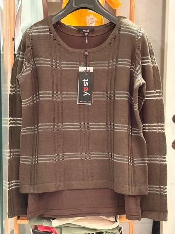 Nieuwe kakhi trui met top onder (grote XS). beschikbaar voor biedingen