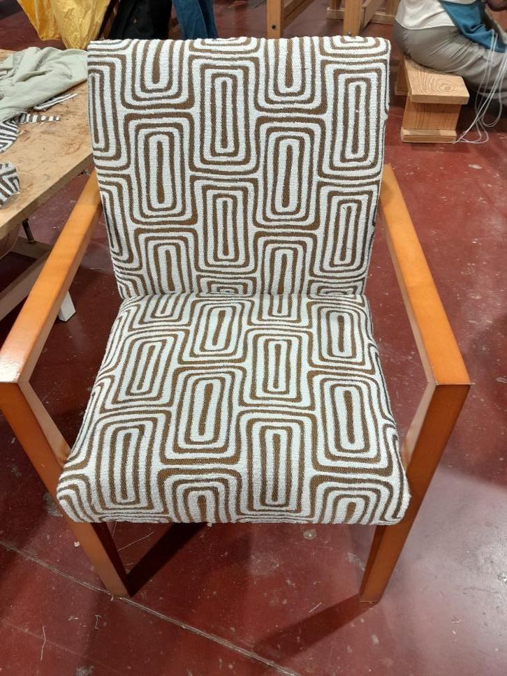 chaise vintage 60, Maison & Meubles, Chaises, Comme neuf, Deux, Bois, Tissus, Autres couleurs, Enlèvement