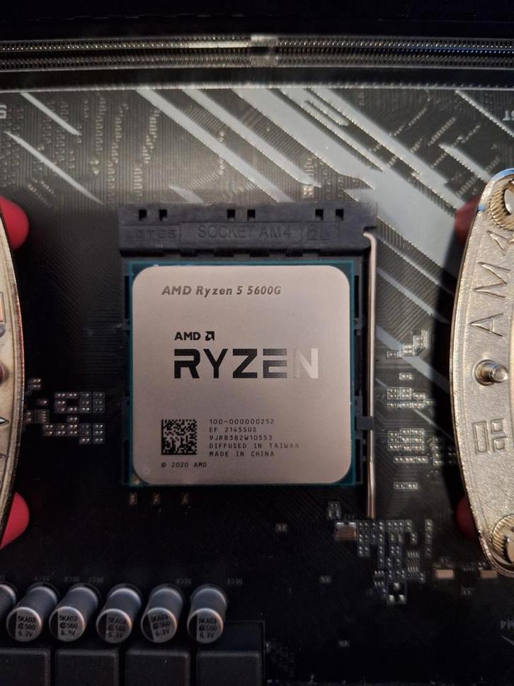 AMD RYZEN 5 5600G (met RADEON graphics) 6 CORES/12 THREADS, Computers en Software, Processors, Overige, Ophalen of Verzenden