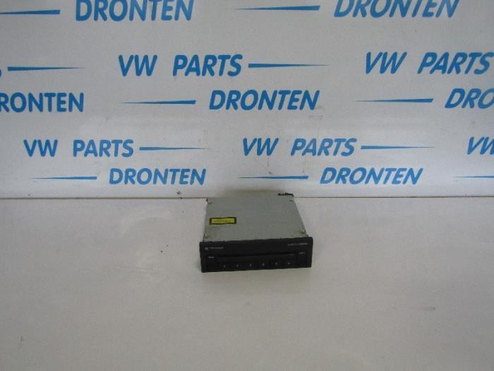 CD Wisselaar van een Volkswagen Touran, Auto-onderdelen, Elektronica en Kabels, Volkswagen, Gebruikt, 3 maanden garantie, Ophalen of Verzenden