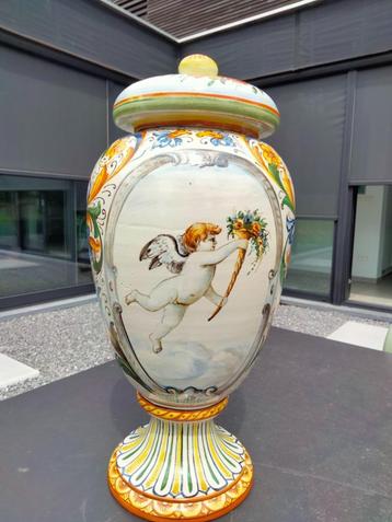 Castelli Ceramiche Italy vaas keramiek putti Engel Majolika beschikbaar voor biedingen