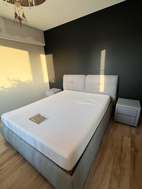 Tweepersoonsbed, Huis en Inrichting, Slaapkamer | Bedden, Gebruikt, Tweepersoons, 160 cm, 200 cm, Stof, Grijs, Ophalen