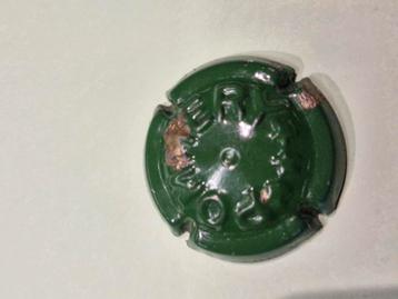 Champagne capsules.  beschikbaar voor biedingen