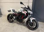 Kawasaki Z650 met sportpakket en tail tidy (bj 2022), Motoren, Motoren | Kawasaki, 2 cilinders, Bedrijf, Meer dan 35 kW, Overig