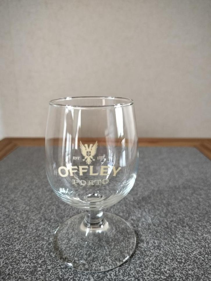 Glas Porto Offley, Verzamelen, Glas en Drinkglazen, Zo goed als nieuw, Borrel- of Shotglas, Ophalen