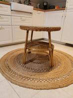 Jolie table basse en rotin avec plateau en verre, Huis en Inrichting, Tafels | Bijzettafels, Ophalen, Zo goed als nieuw, Glas