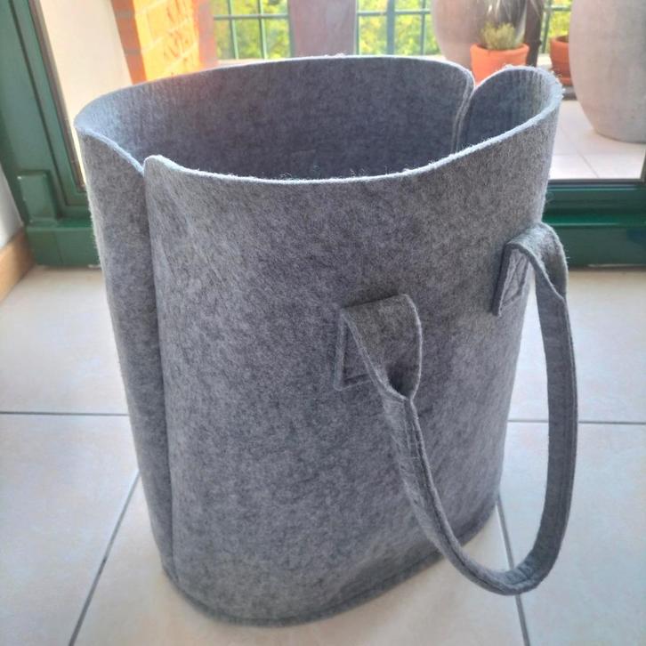 Grote lichtgrijze dikke vilten opbergmand, Huis en Inrichting, Overige Huis en Inrichting, Zo goed als nieuw, Ophalen of Verzenden