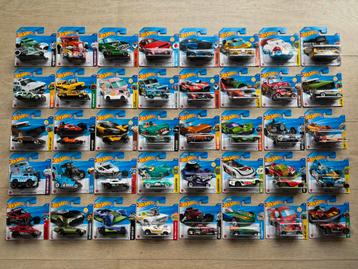 40x Hot Wheels fantasie auto’s (lot 2) beschikbaar voor biedingen