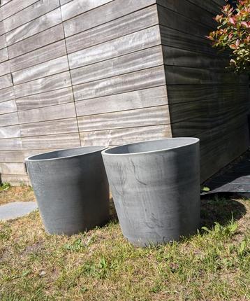 2 stevige grote bloembakken 40x 40x 40 - goede kwaliteit, Tuin en Terras, Bloembakken en Plantenbakken, Ophalen of Verzenden, Zo goed als nieuw