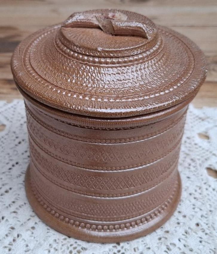 Franse versierde brocante gres pot met tak, Antiek en Kunst, Curiosa en Brocante, Ophalen of Verzenden