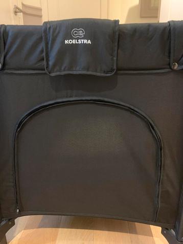 Reisbedje met matras en matrasbeschermer beschikbaar voor biedingen