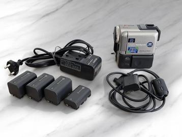 Sony Handycam DCR-PC5e - carl zeiss / MiniDV, Enlèvement ou Envoi, Microphone externe, Caméra, Comme neuf