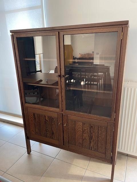 VITRINEKAST VAN DEN BERGHE - PAUVERS, Maison & Meubles, Armoires | Vitrines, Utilisé, 150 à 200 cm, 100 à 150 cm, 25 à 50 cm, Avec porte(s)