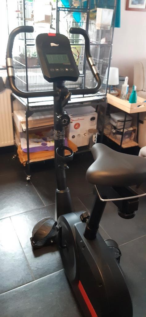 Te koop Crivit hometrainer, zeer weinig gebruikt, Sport en Fitness, Fitnessapparatuur, Zo goed als nieuw, Hometrainer, Armen, Benen